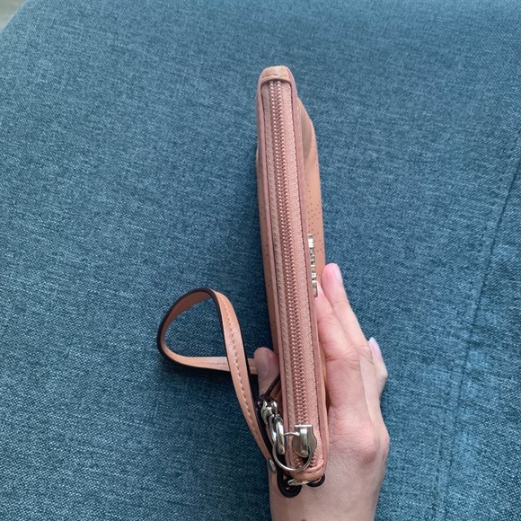 Coach wristlet - Picture 5 of 7